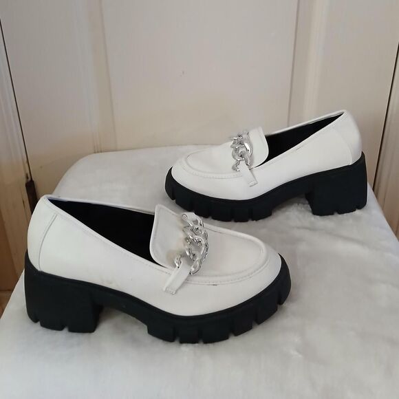 Torrid Off-White Chunky Platform Slip On Heel Shoes Lug Soles Chain Detail 8ww - Picture 3 of 7